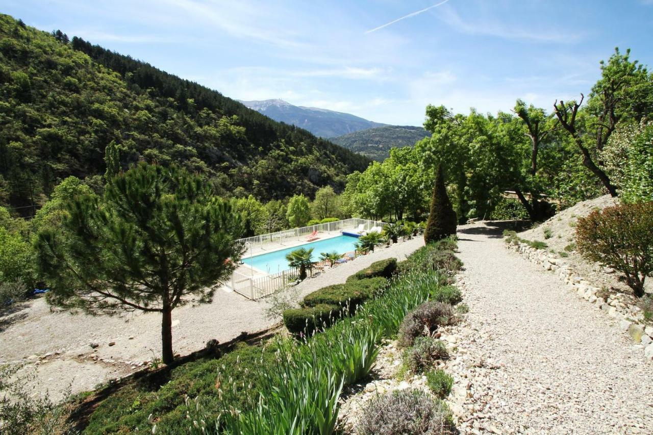 Hotel La Clue/ Le Jas Du Ventoux Plaisians Esterno foto